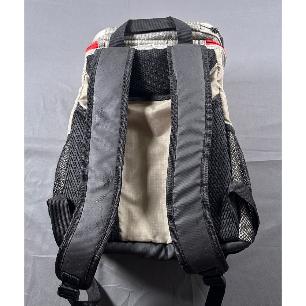 Igloo MaxCold Hard Top Backpack Cooler 18 Can Insulated Bag Grey Red NEW - Picture 4 of 9